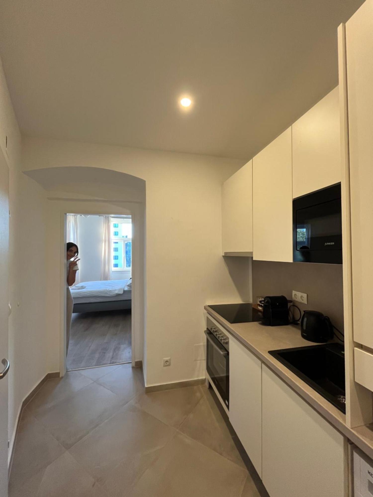 Apartment Schoenbrunn Near Metro Виена Екстериор снимка