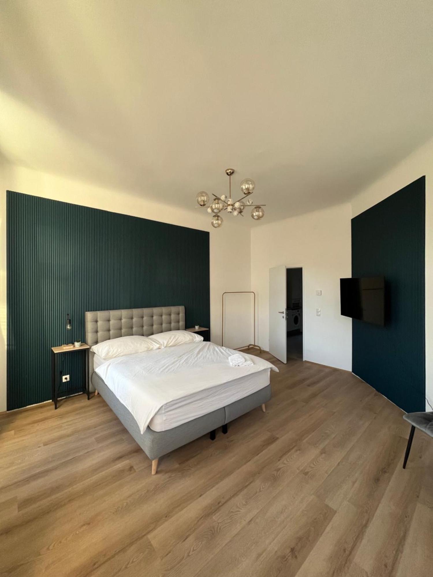Apartment Schoenbrunn Near Metro Виена Екстериор снимка