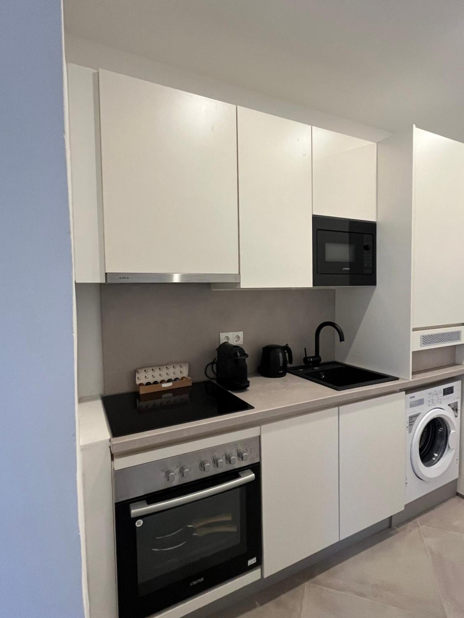 Apartment Schoenbrunn Near Metro Виена Екстериор снимка