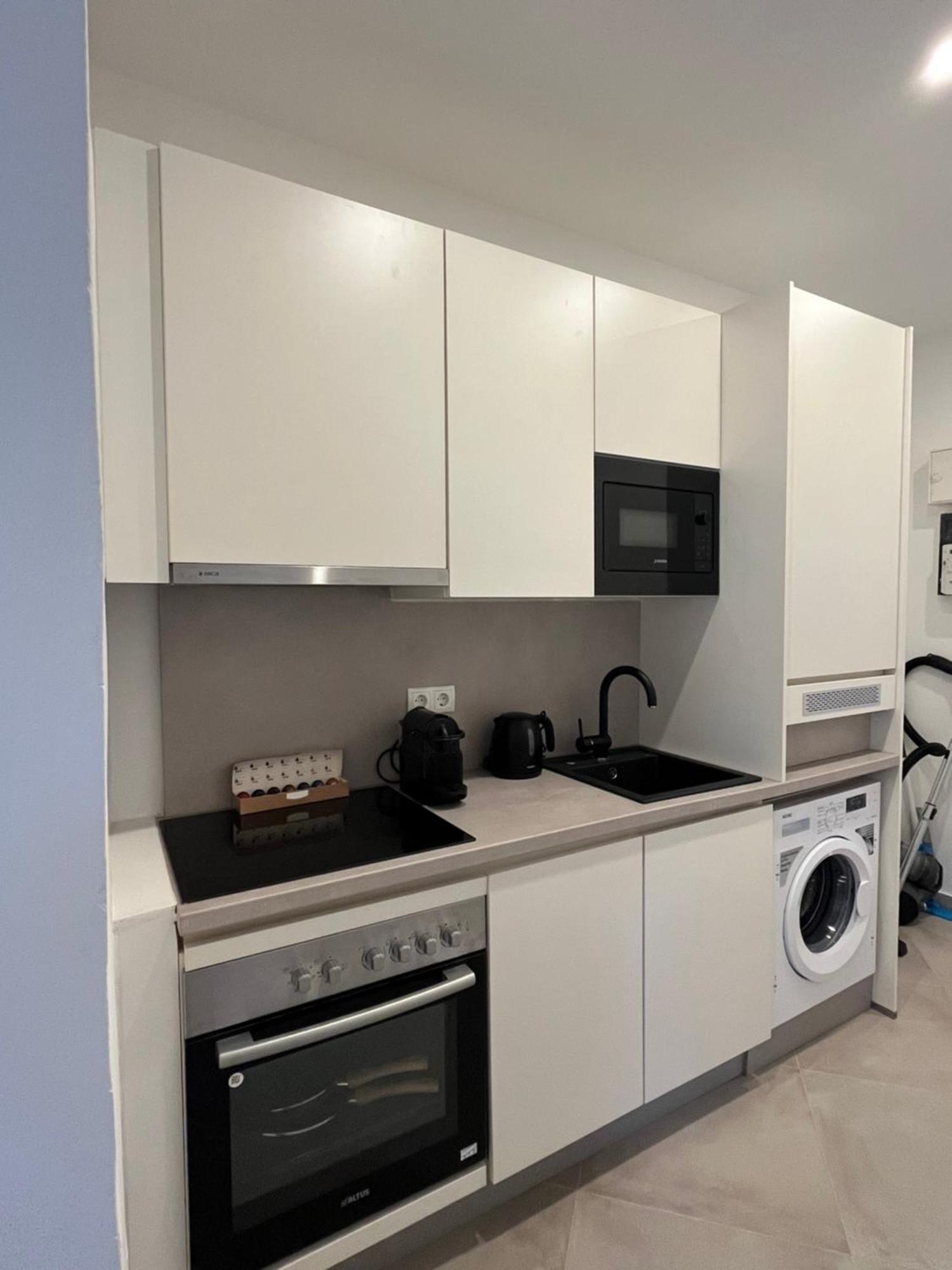 Apartment Schoenbrunn Near Metro Виена Екстериор снимка