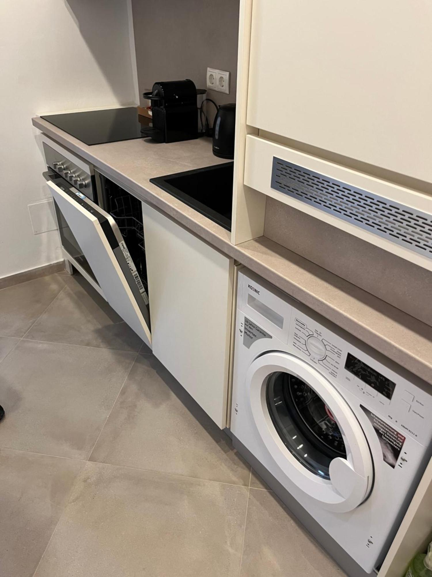 Apartment Schoenbrunn Near Metro Виена Екстериор снимка