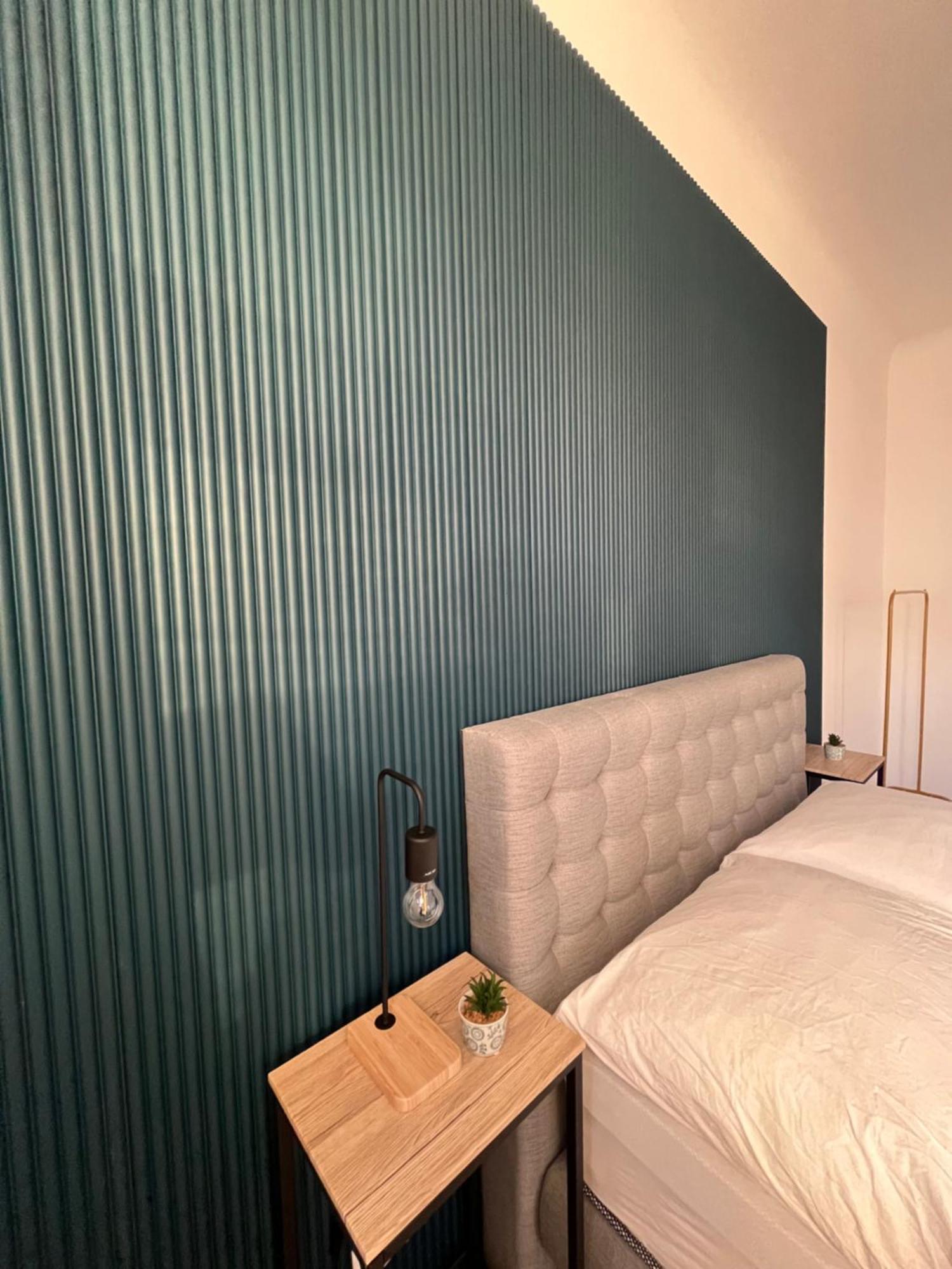 Apartment Schoenbrunn Near Metro Виена Екстериор снимка