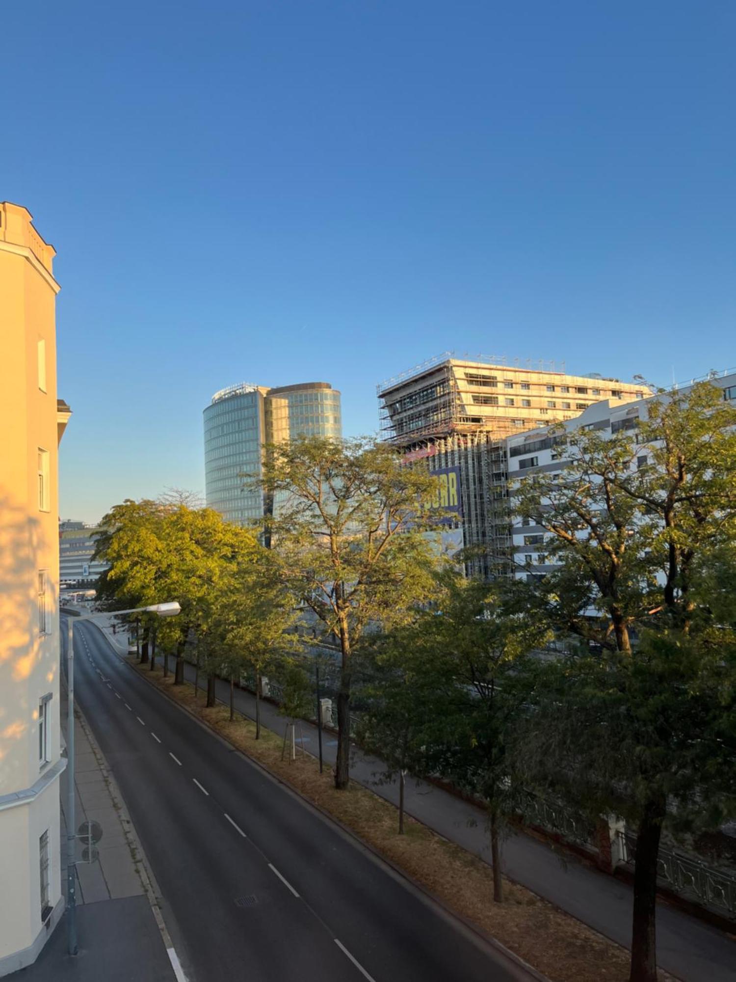 Apartment Schoenbrunn Near Metro Виена Екстериор снимка