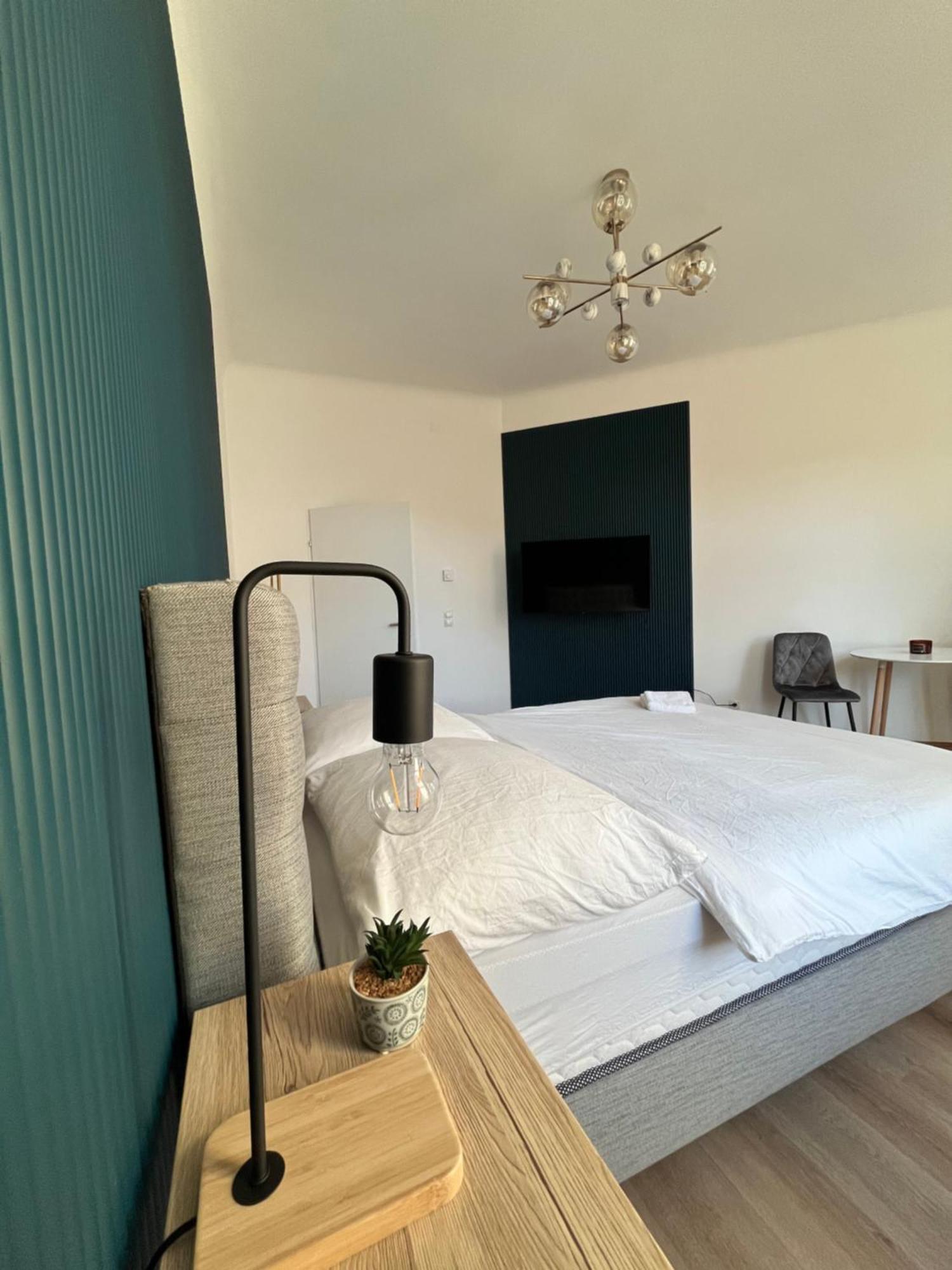 Apartment Schoenbrunn Near Metro Виена Екстериор снимка