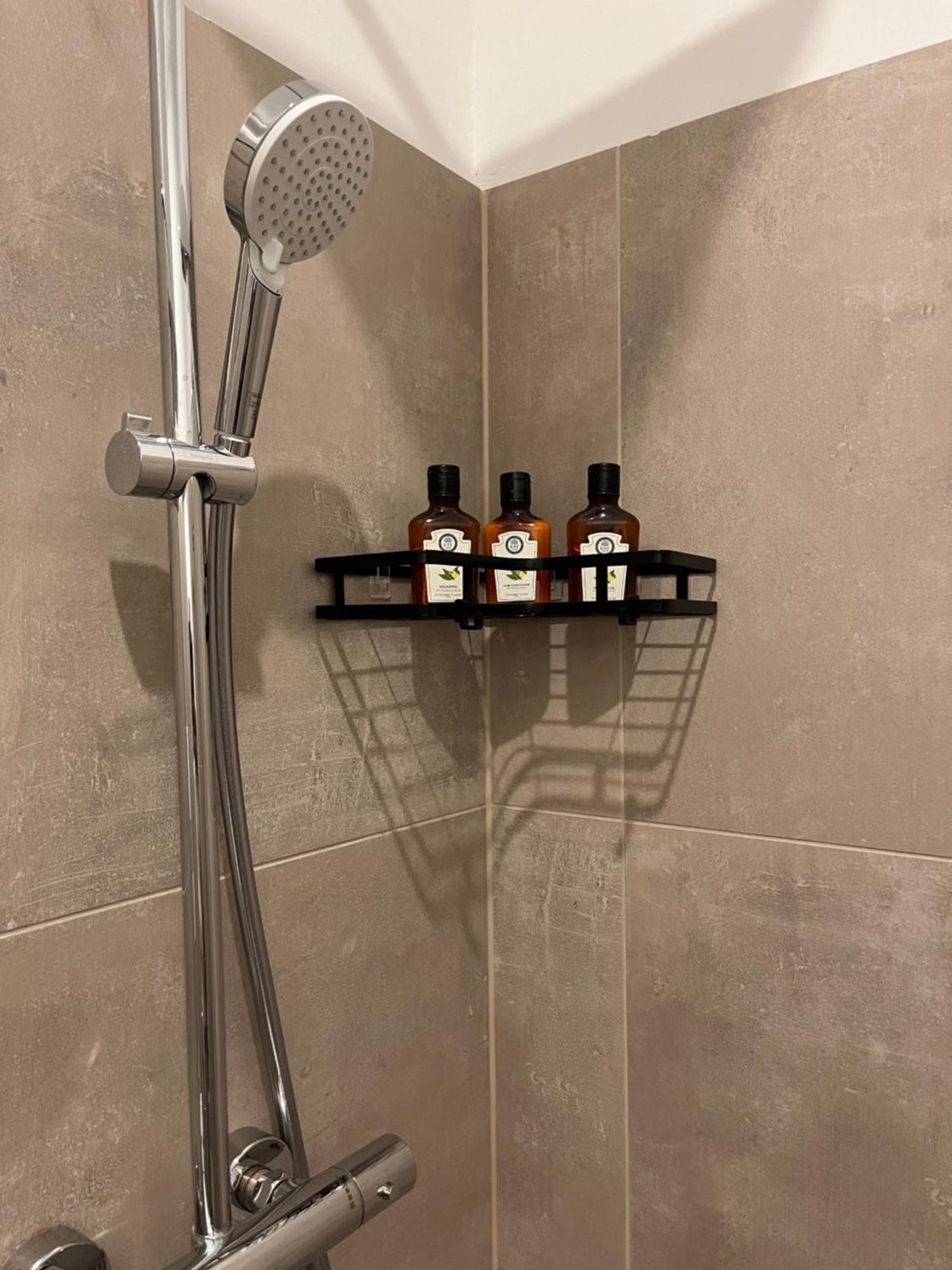 Apartment Schoenbrunn Near Metro Виена Екстериор снимка
