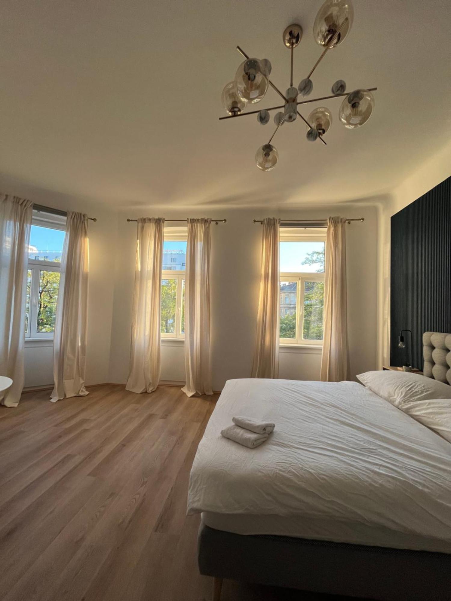 Apartment Schoenbrunn Near Metro Виена Екстериор снимка