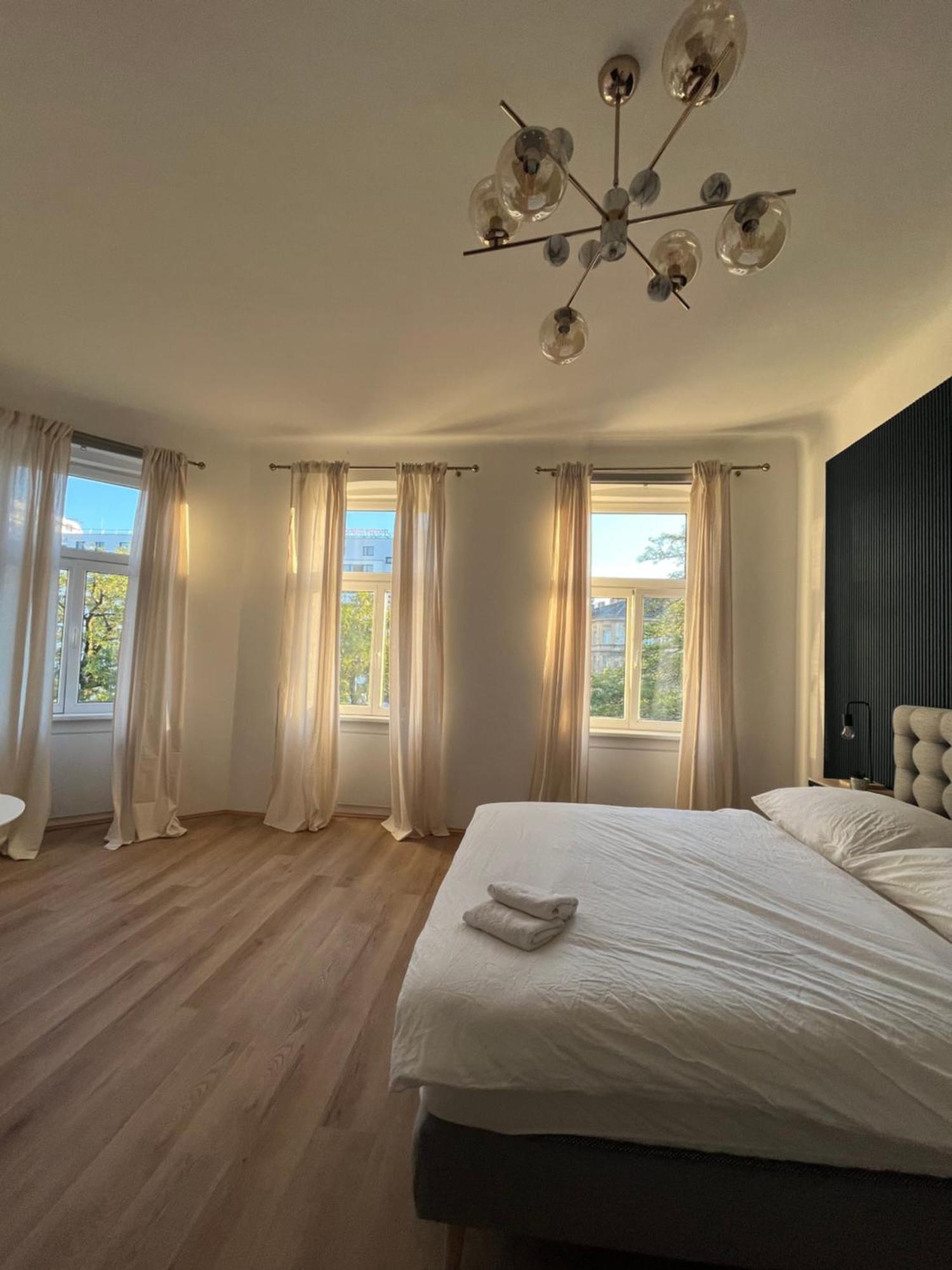 Apartment Schoenbrunn Near Metro Виена Екстериор снимка